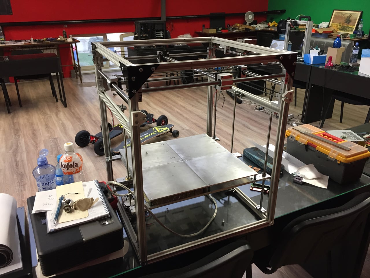 Boardmobile, robo ruka a 3D tiskárna ze Smíchovské průmyslovky
