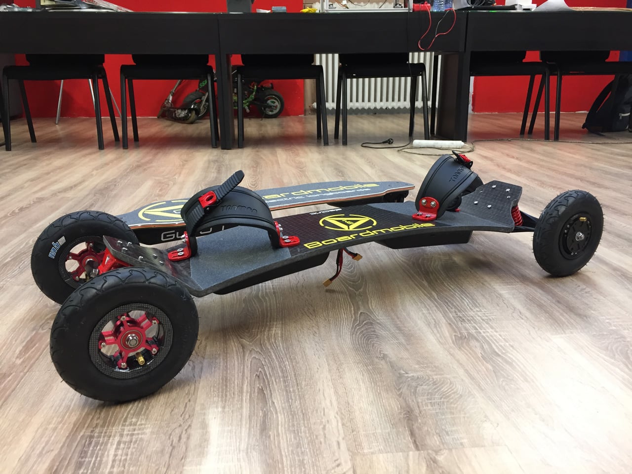 Boardmobile, robo ruka a 3D tiskárna ze Smíchovské průmyslovky