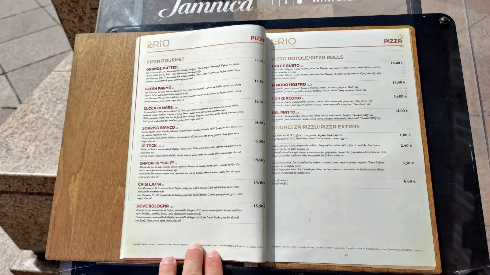 Ceny jídel v restauracích. Baška, Krk, Rijeka. Chorvatsko. (9. 6. 2024)