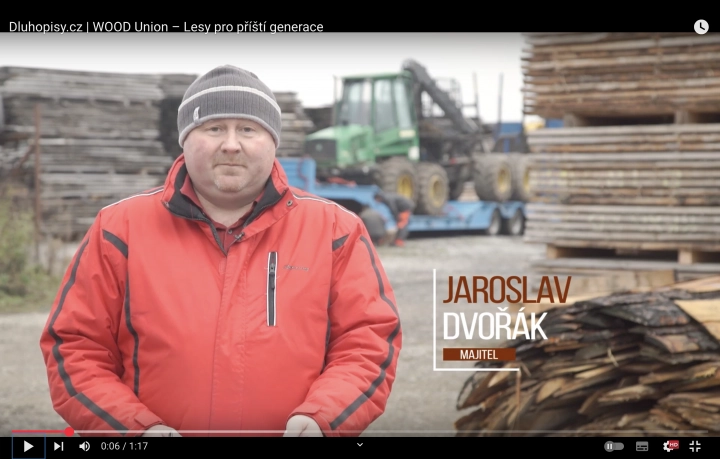 Autor: Google/YouTube: Dluhopisy.cz Na propagačním videu emitenta WOOD UNION s. r. o. je skutečný Ing. František Dvořák, který však vystupuje jménem svého bratra Jaroslava Dvořáka. Přímo ve videu lže, že on je Jaroslav Dvořák, majitel firmy.