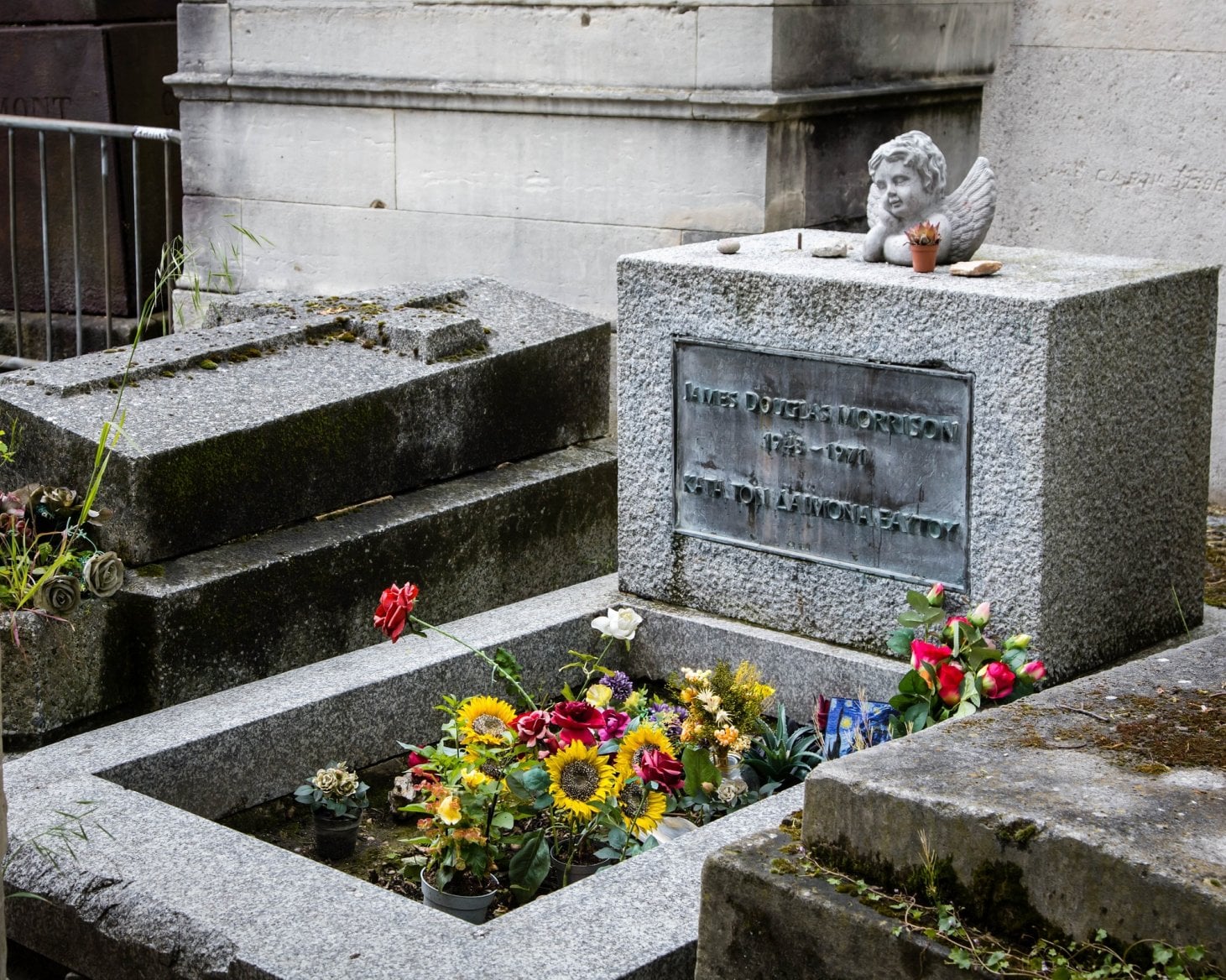 Hrob zpěváka Jima Morrisona