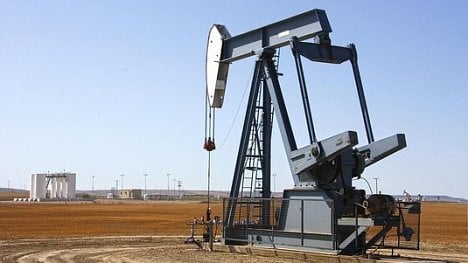 Náhledový obrázek - OPEC se nedohodl na zmrazení těžby, ceny ropy spadly prudce dolů