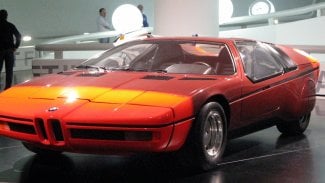 Náhledový obrázek - BMW Turbo z roku 1972: koncept, který nenastartuje bez pásu a měl radar proti nárazu