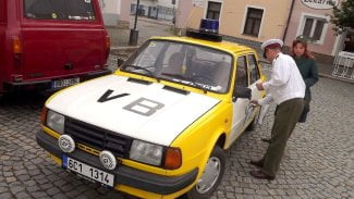 Náhledový obrázek - V záblescích majáků: Deset vozidel prvního sledu, která tvořila nedílnou součást silničního provozu v Československu