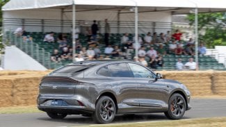 Náhledový obrázek - MG začalo prodávat elektromobily, které strčí spalovací motory do kapsy. Jenže do ČR zatím nemíří