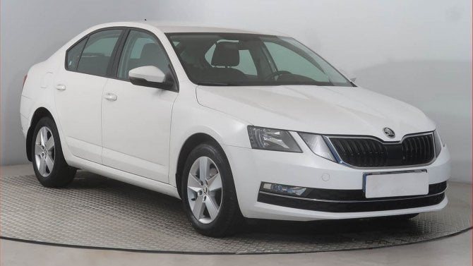 Nová auta jsou pro běžné lidi zcela nedostupná. Data ale ukazují, že i v segmentu ojetin do 250 tisíc je hodně z čeho vybírat