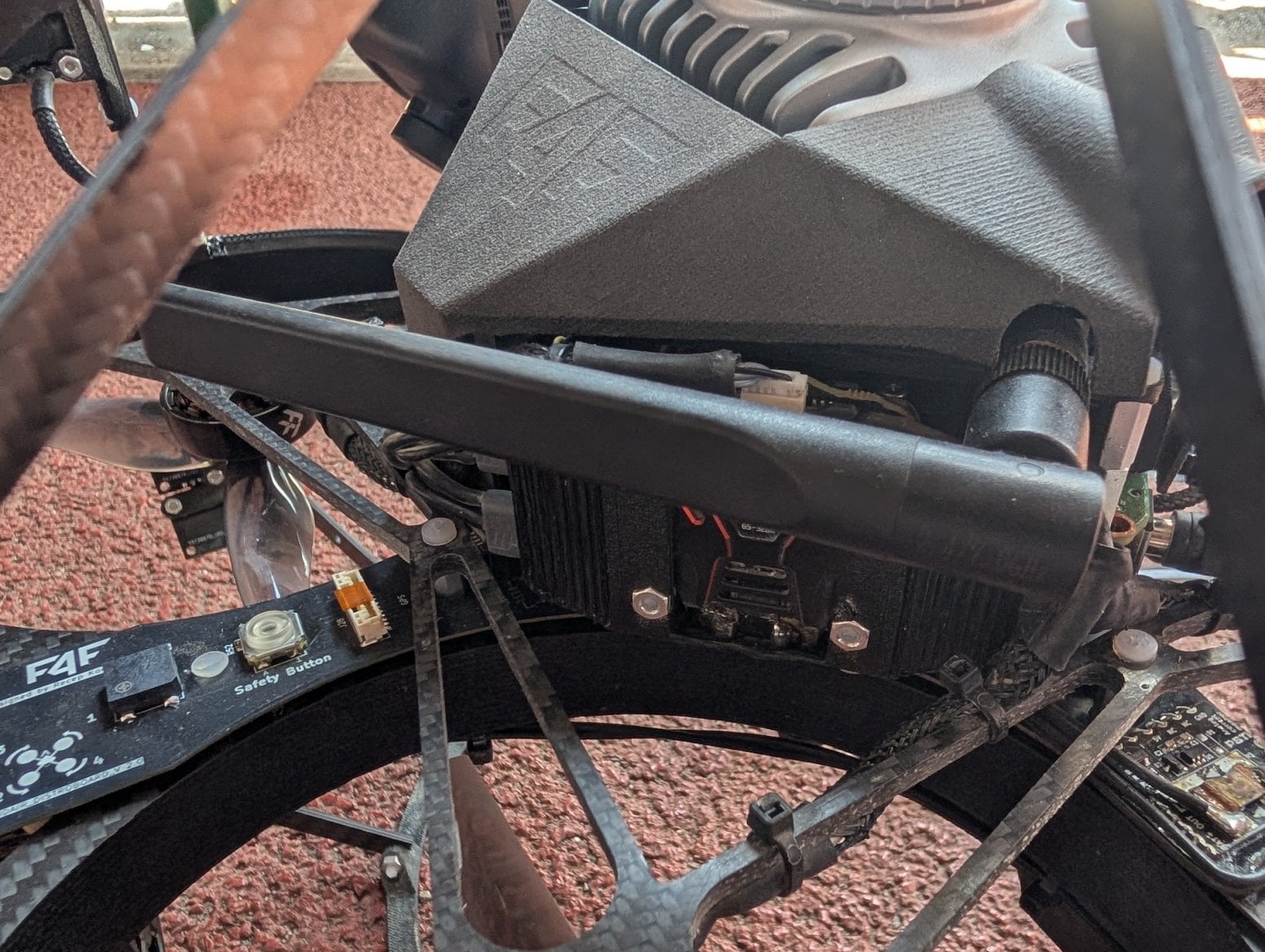 České drony RoboCore, RoboFly a RoboAid od Fly4Future