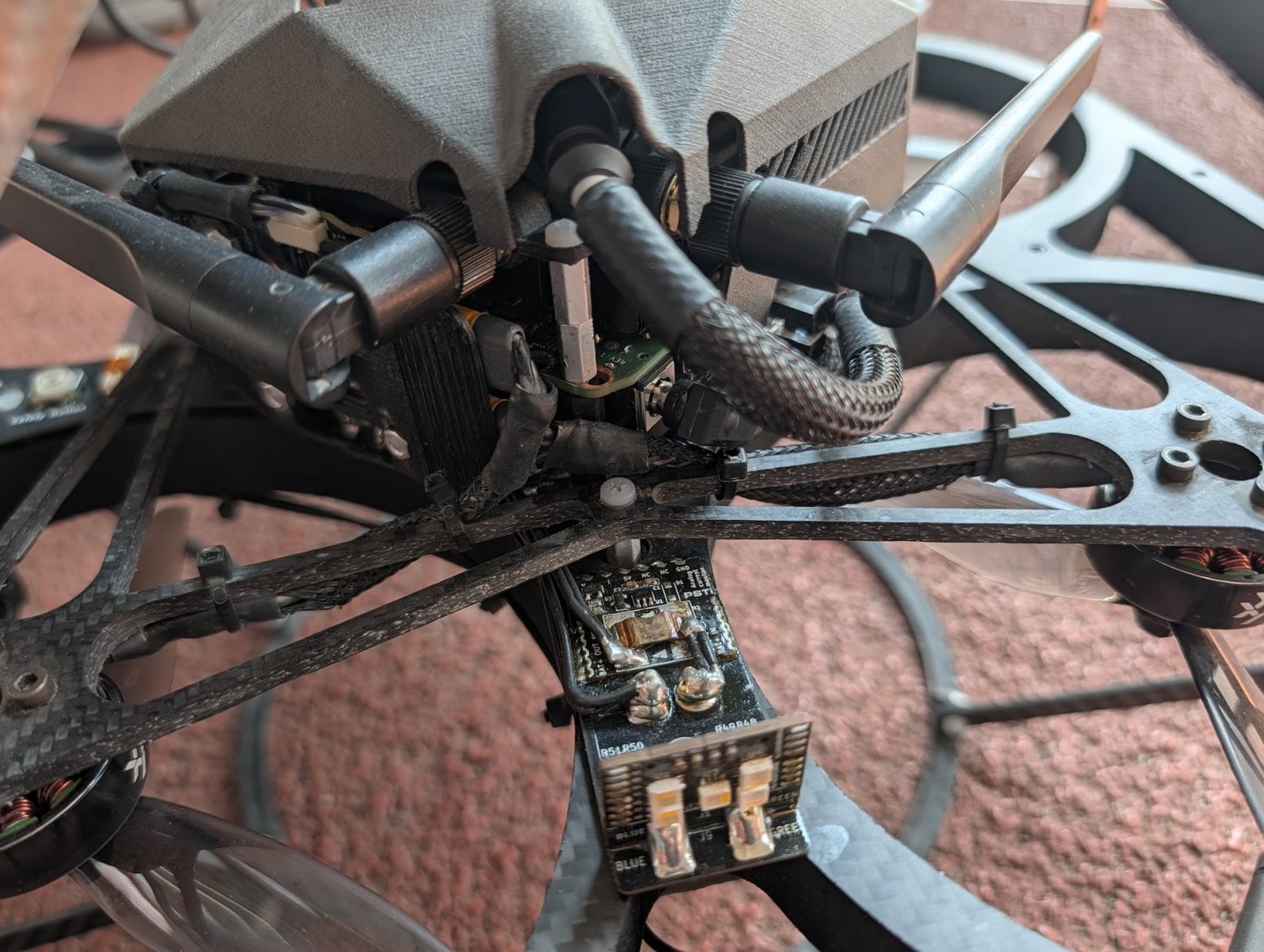 České drony RoboCore, RoboFly a RoboAid od Fly4Future
