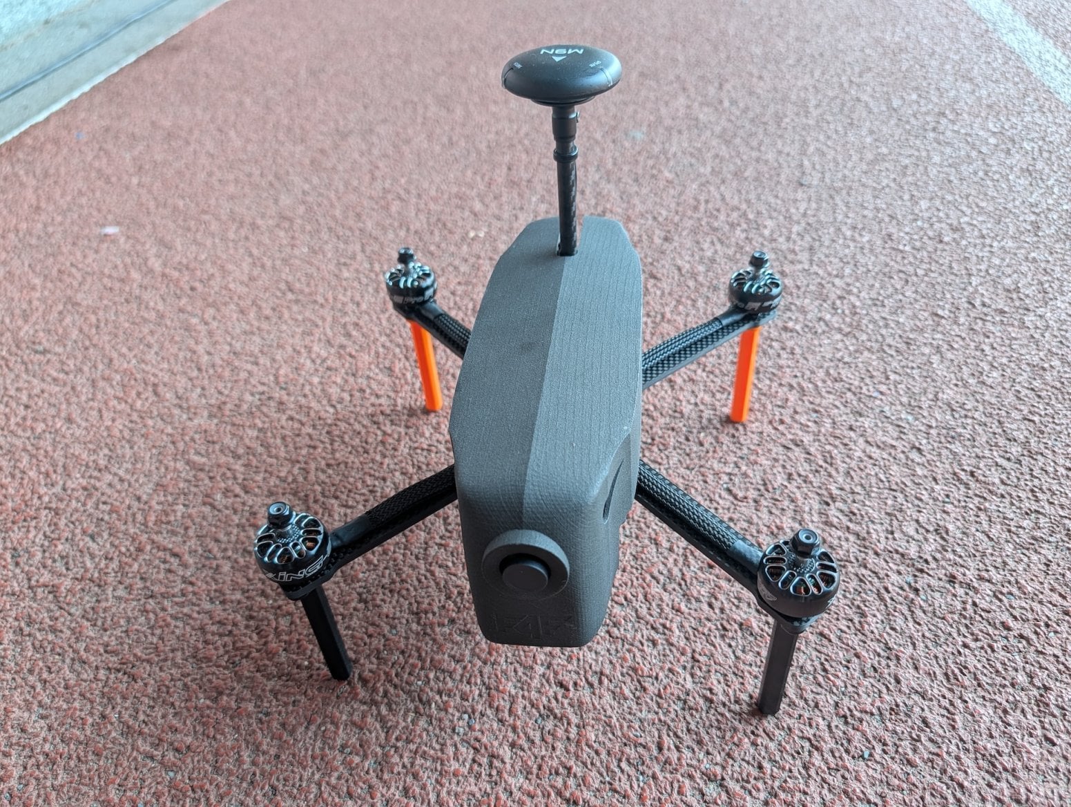 České drony RoboCore, RoboFly a RoboAid od Fly4Future