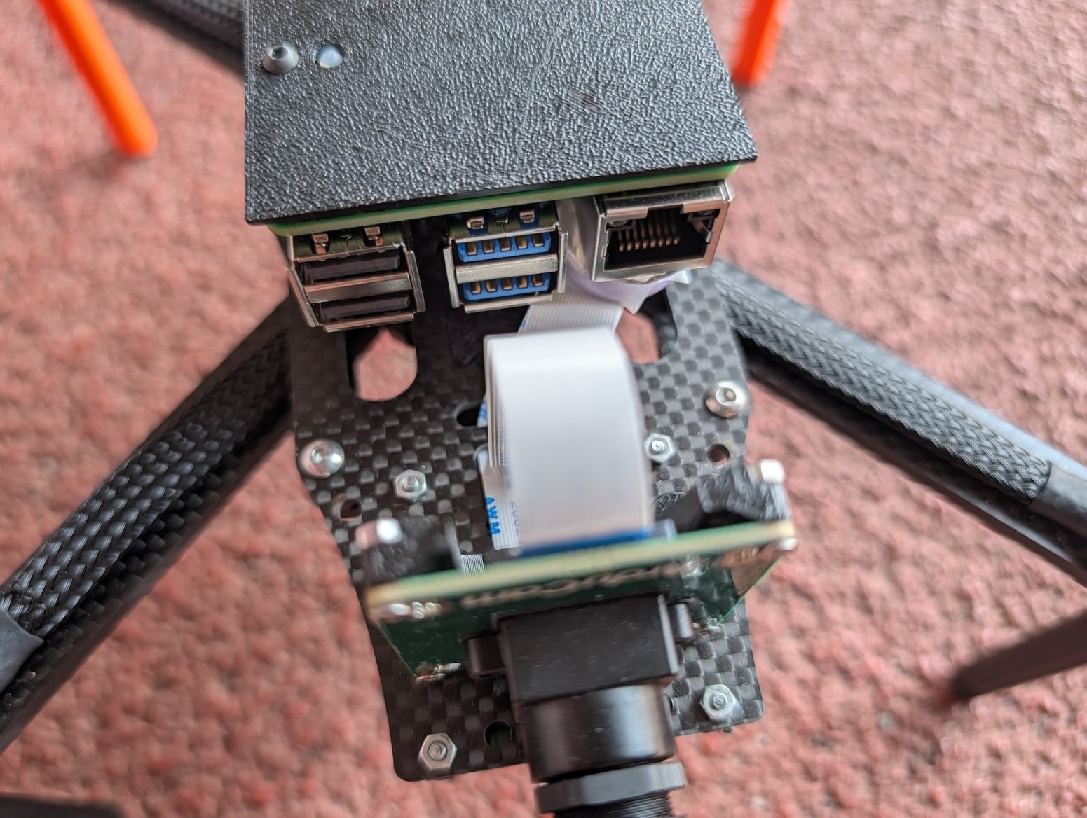 České drony RoboCore, RoboFly a RoboAid od Fly4Future