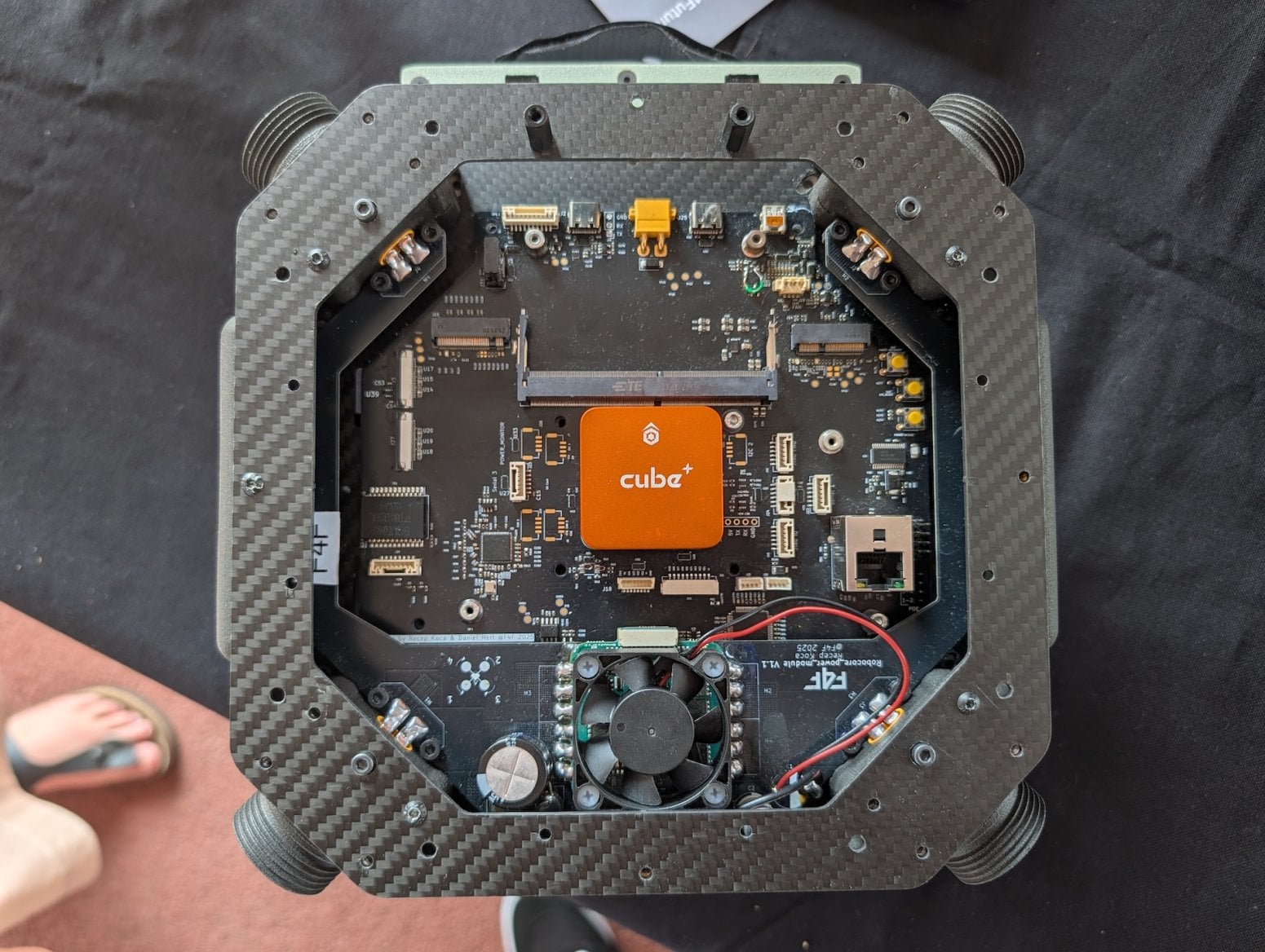 České drony RoboCore, RoboFly a RoboAid od Fly4Future