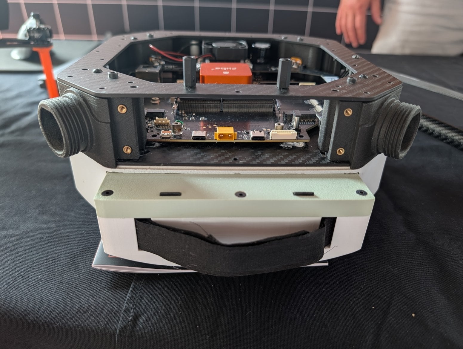 České drony RoboCore, RoboFly a RoboAid od Fly4Future