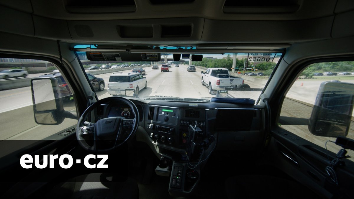 Milník pro autonomní vozidla. V Texasu spustili pravidelnou dálkovou trasu pro kamiony bez řidiče
