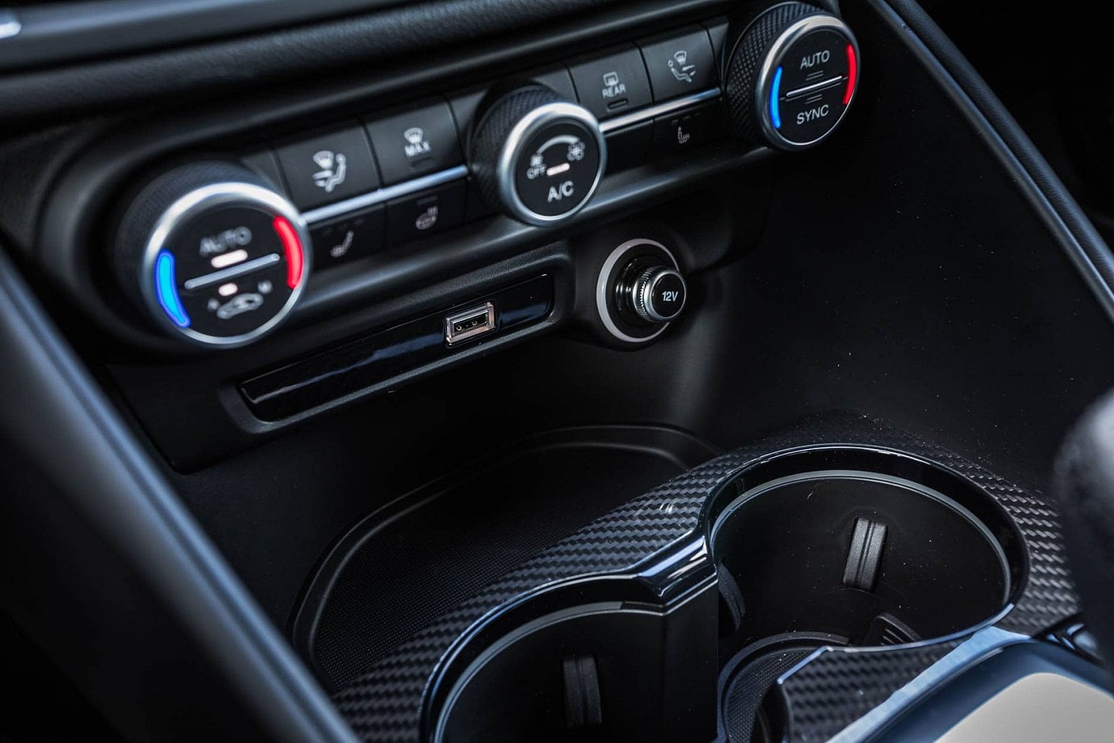 2020-06-alfa-romeo-giulia-veloce-23.jpg