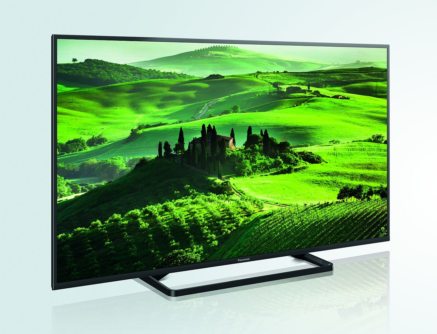 Televizoru rozhodně nelze upřít eleganci. Podtrhuje ji i nenatáčitelný podstavec. Cena sice není nejnižší, ale televizor toho nabízí hodně. Včetně vylepšeného, a u mě zcela pohodově se chovajícího, Wi-Fi.