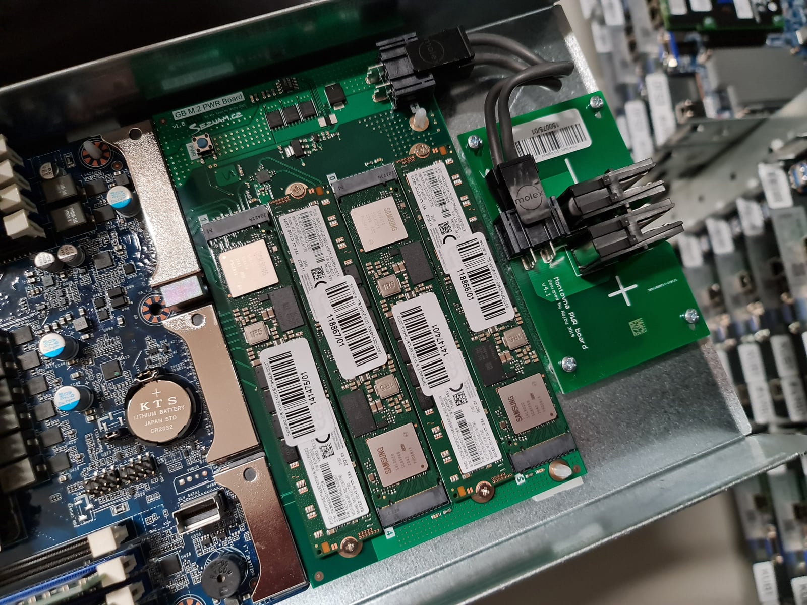 Montovna: Seznam a jeho výroba vlastních serverů