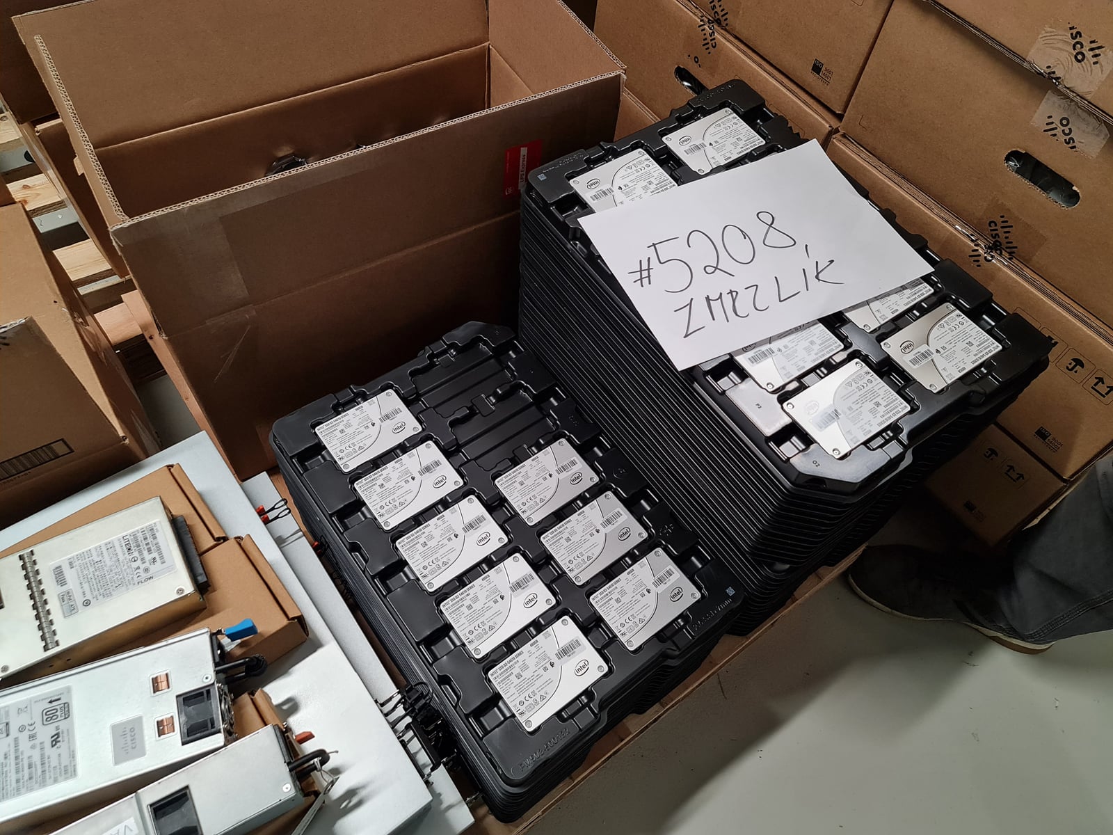 Montovna: Seznam a jeho výroba vlastních serverů