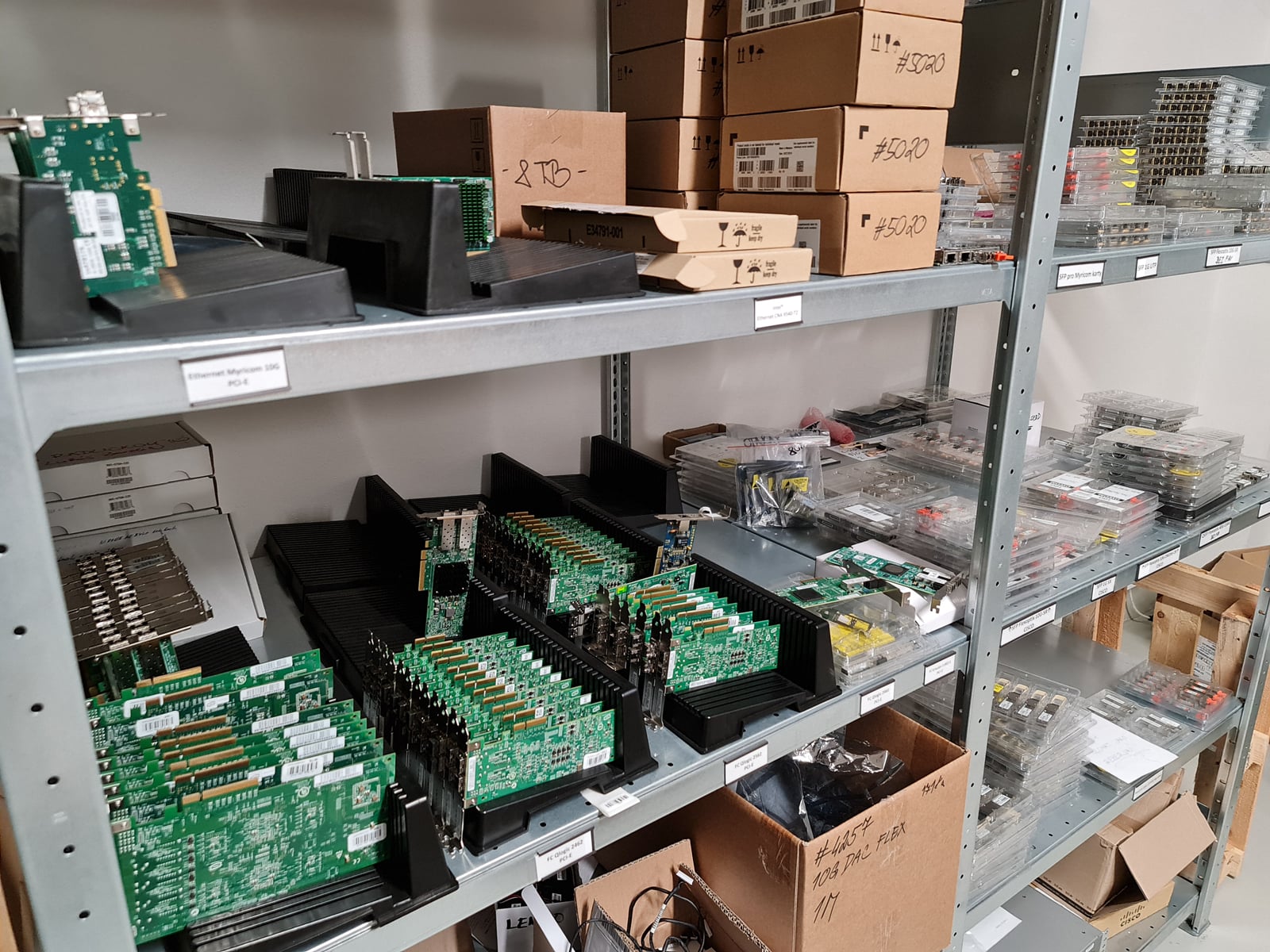 Montovna: Seznam a jeho výroba vlastních serverů