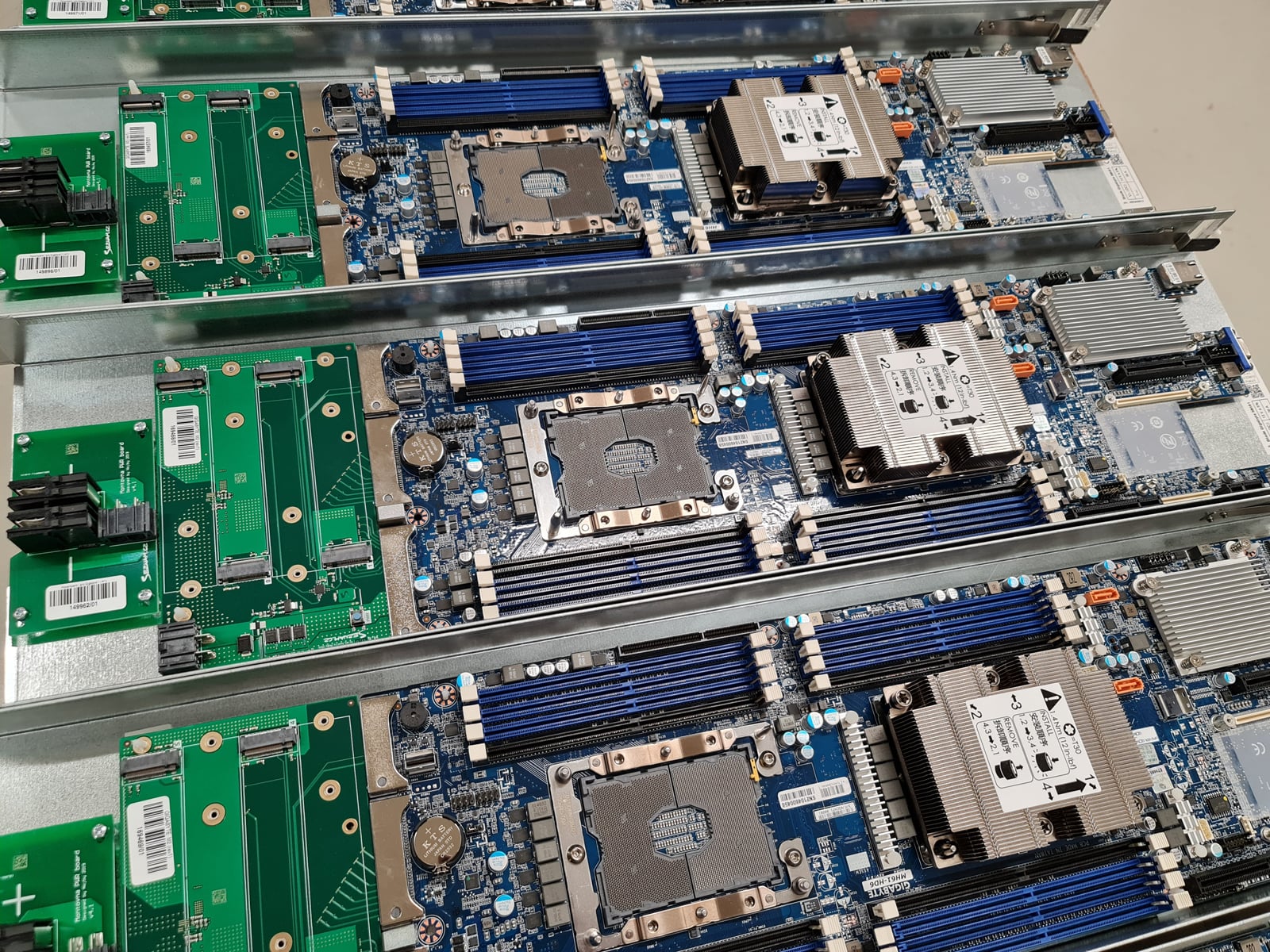 Montovna: Seznam a jeho výroba vlastních serverů