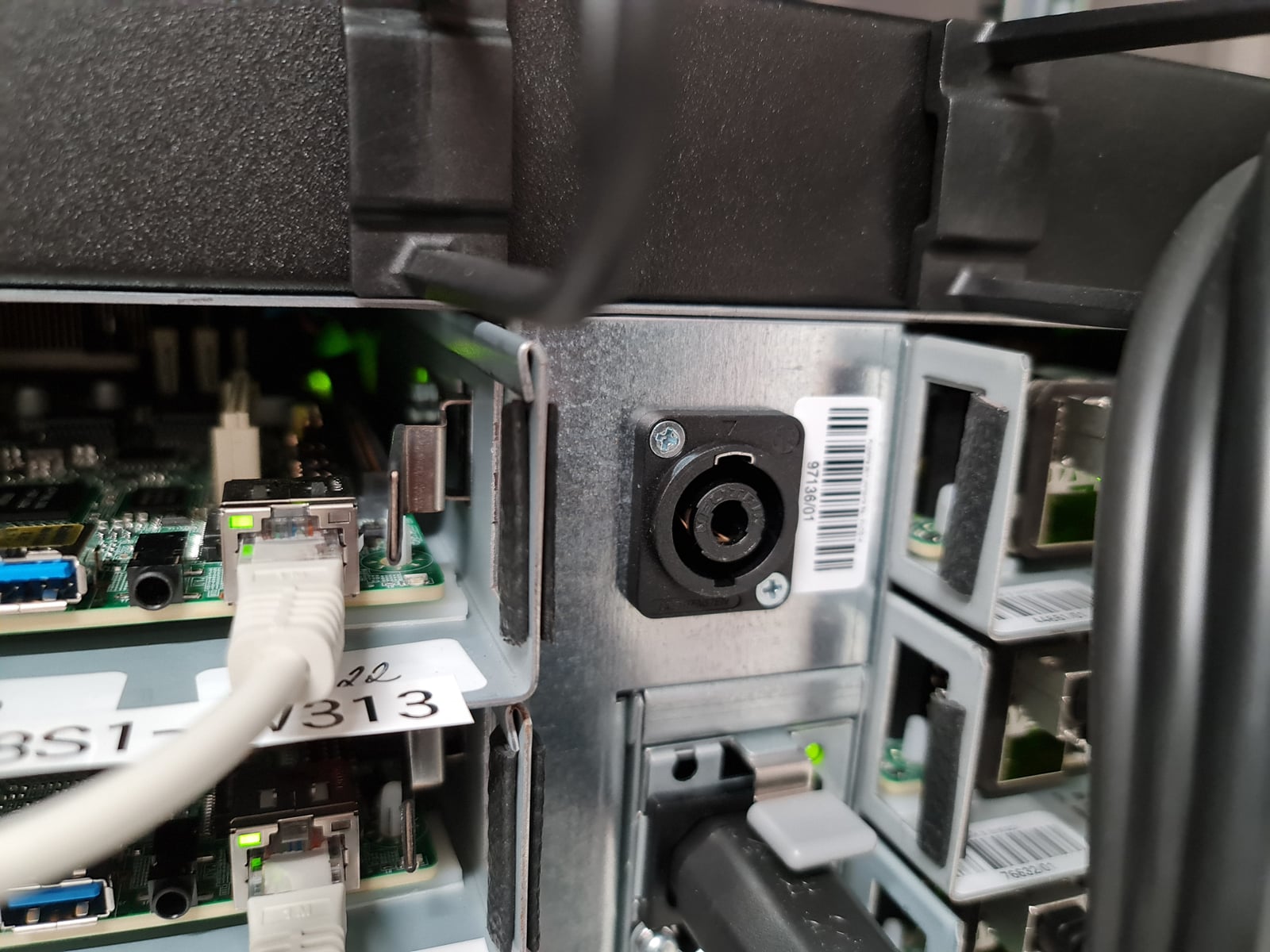 Montovna: Seznam a jeho výroba vlastních serverů