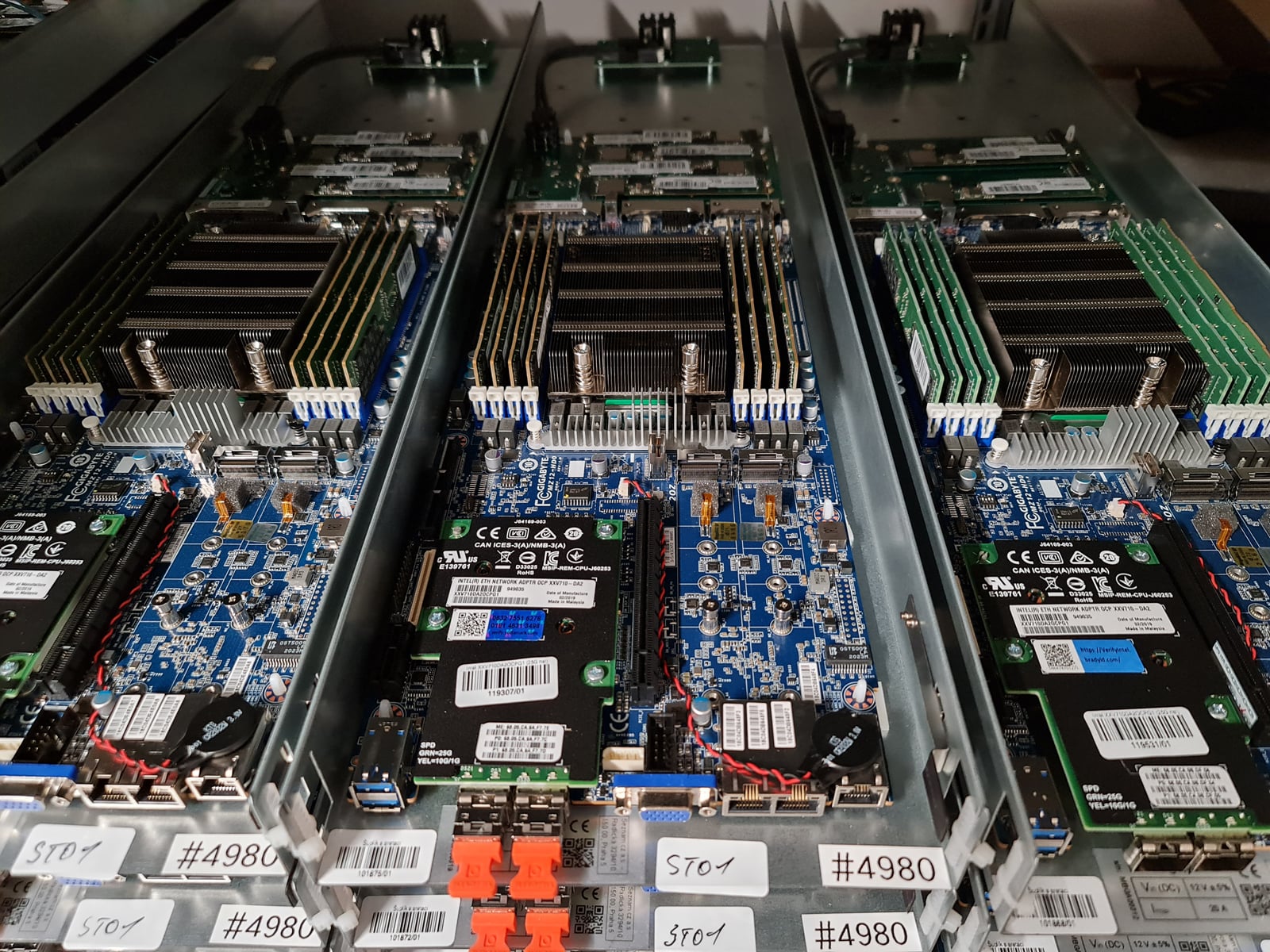 Montovna: Seznam a jeho výroba vlastních serverů