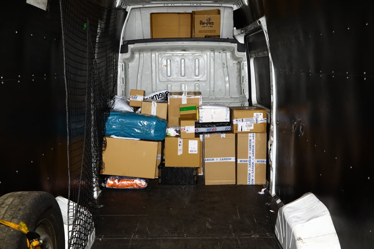 Jak to chodí v kurýrní službě DPD. Podívejte se s námi do depa.