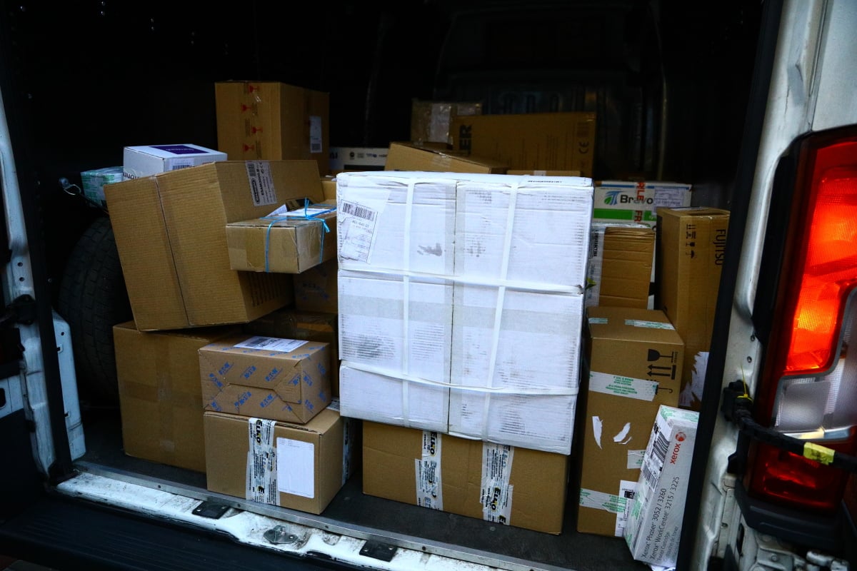 Jak to chodí v kurýrní službě DPD. Podívejte se s námi do depa.