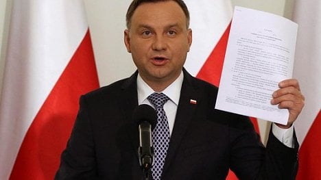 Náhledový obrázek - Polský prezident usiluje o kontrolu nad soudci, Brusel návrh posoudí