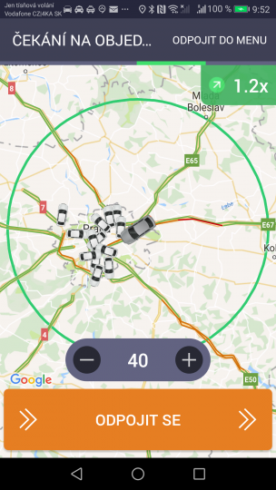 Ukázka aplikace Taxify Driver. Řidiči mají přehled, kolik jich je v okolí. Maximální dosah (okruh) je 40 km, minimum jsou 2 km. Aplikace není omezena geolokačně, řidič ji může použít kdekoli na světě.