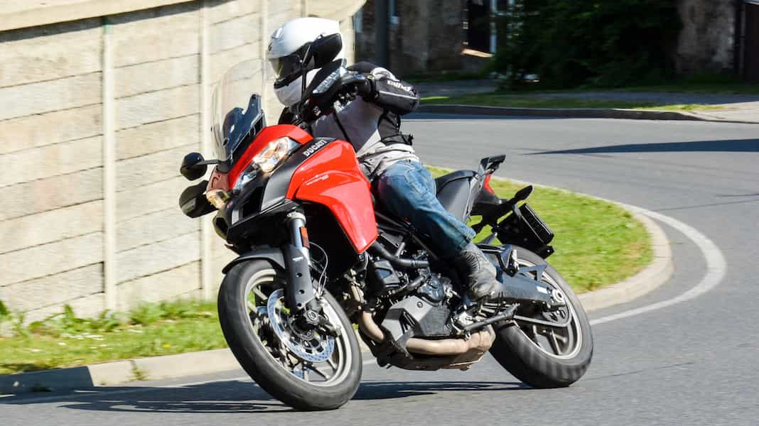 Test Ducati Multistrada 950: Ani málo, ani moc