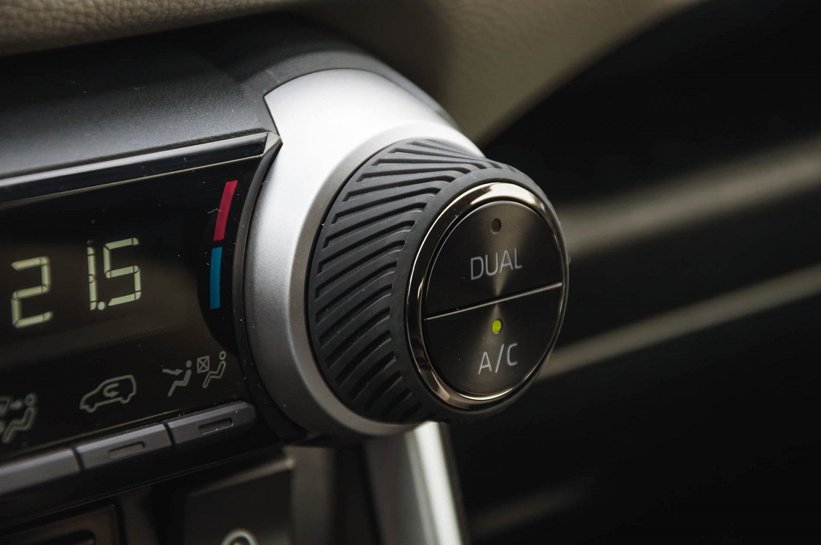 2019-07-Toyota-RAV4-20-of-33.jpg