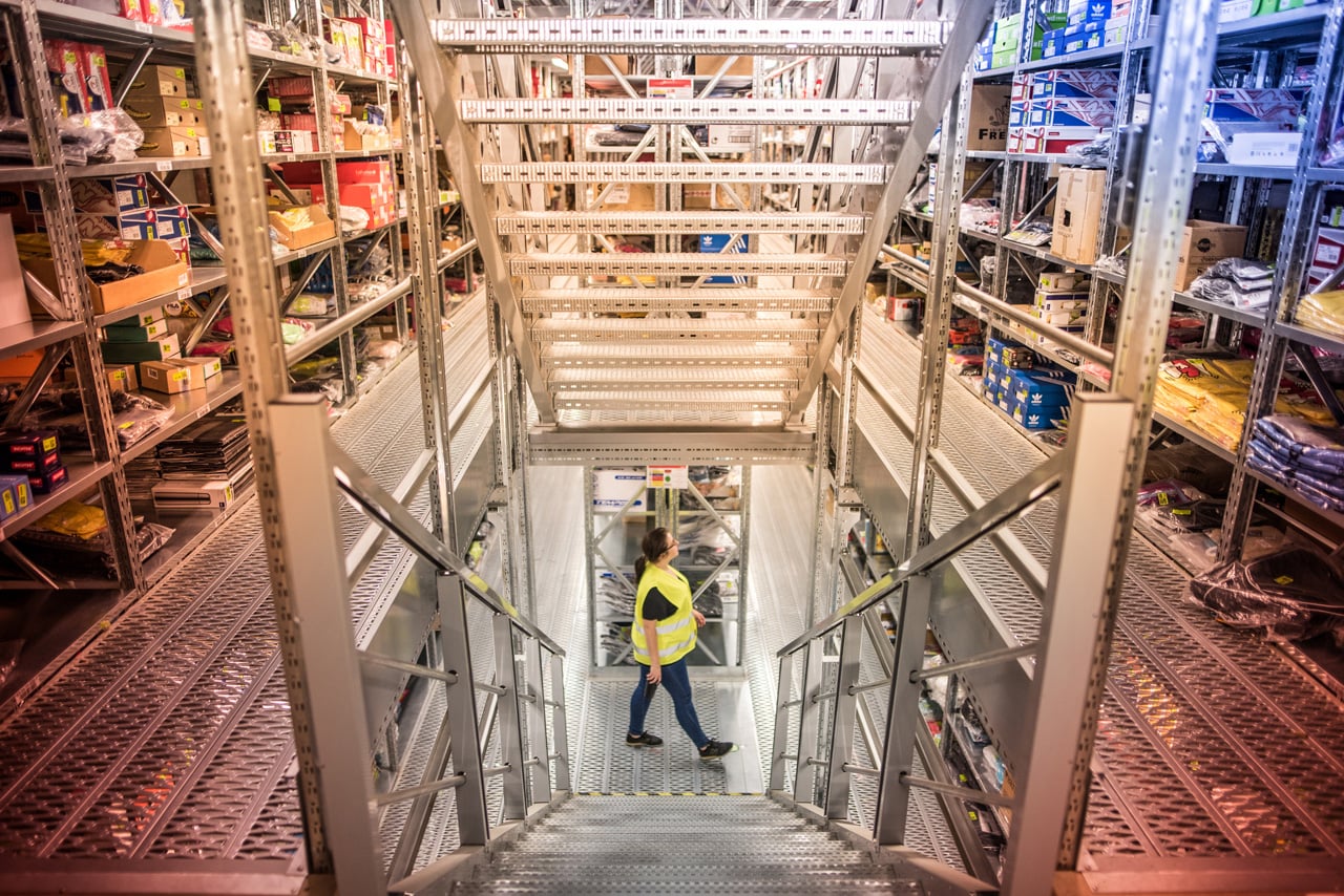 Logistické centrum Mall.cz v Jirnech u Prahy