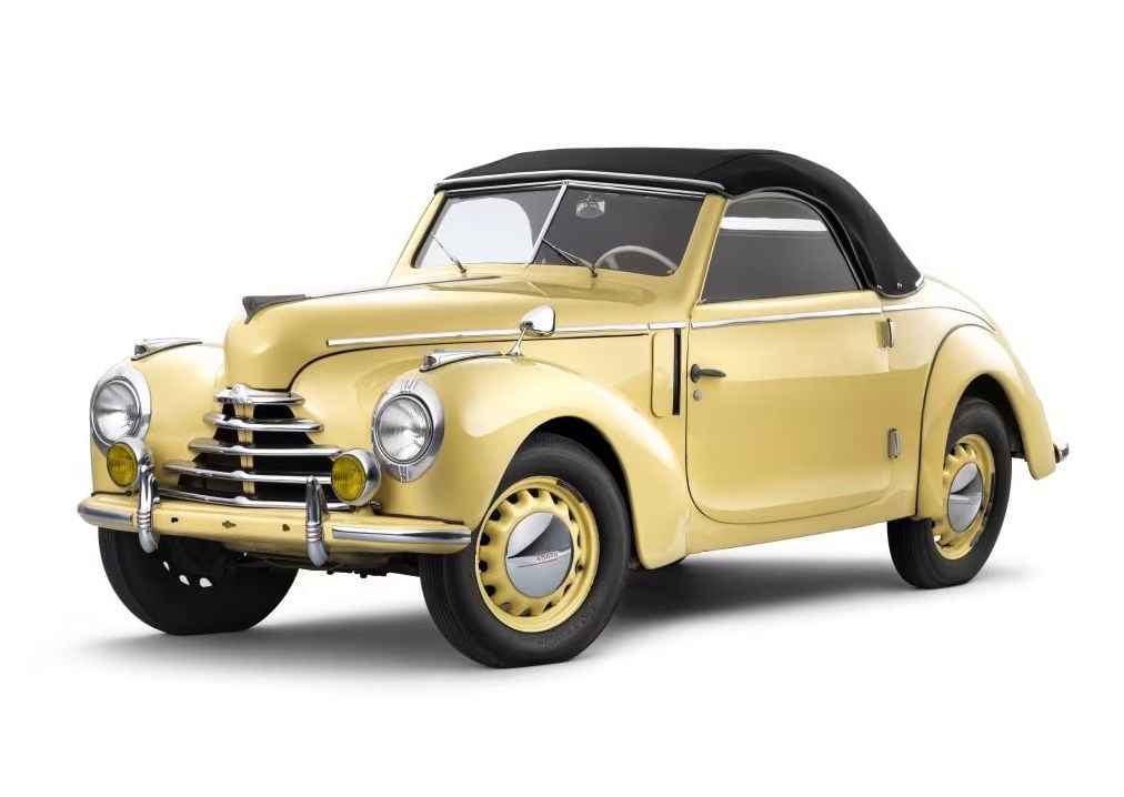 Roadster 1102 patřil ke klenotům tehdejší nabídky a stavěl se téměř výhradně na export