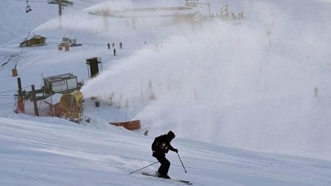 Náhledový obrázek - Alpská lyžařská střediska sázejí na vědu, aby jim zachránila sníh
