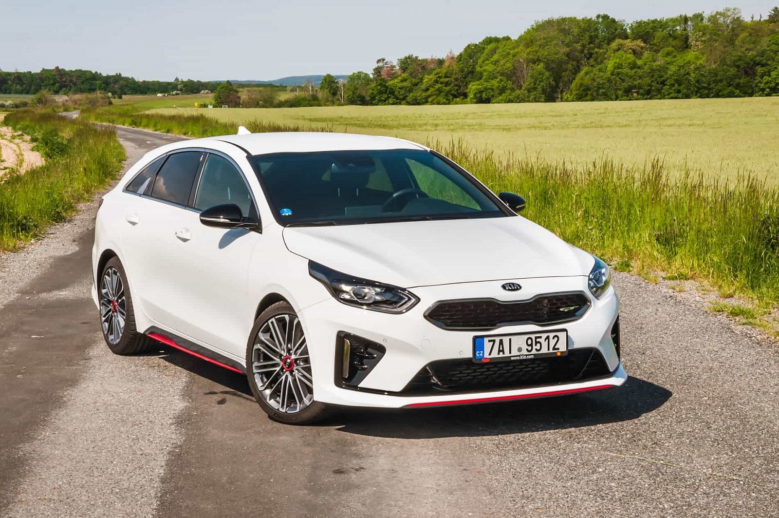 2019-05-kia-proceed-gt-23.jpg