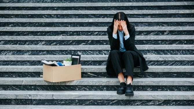 Technologičtí giganti lijí do umělé inteligence stovky miliard a propouštějí ve velkém, v Česku se zatím nástup AI projevuje „potichu“