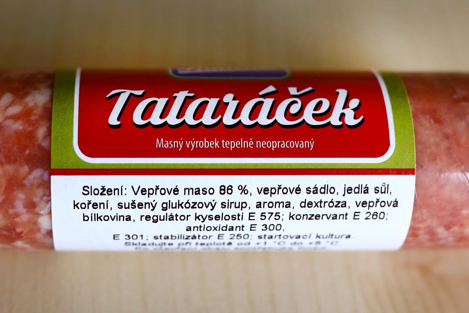 Tataráček z vepřového masa