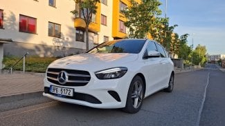 Náhledový obrázek - Test ojetiny: Sedmiletý Mercedes-Benz třídy B na důchodce už nefunguje. Mladší řidiči ho ale milují