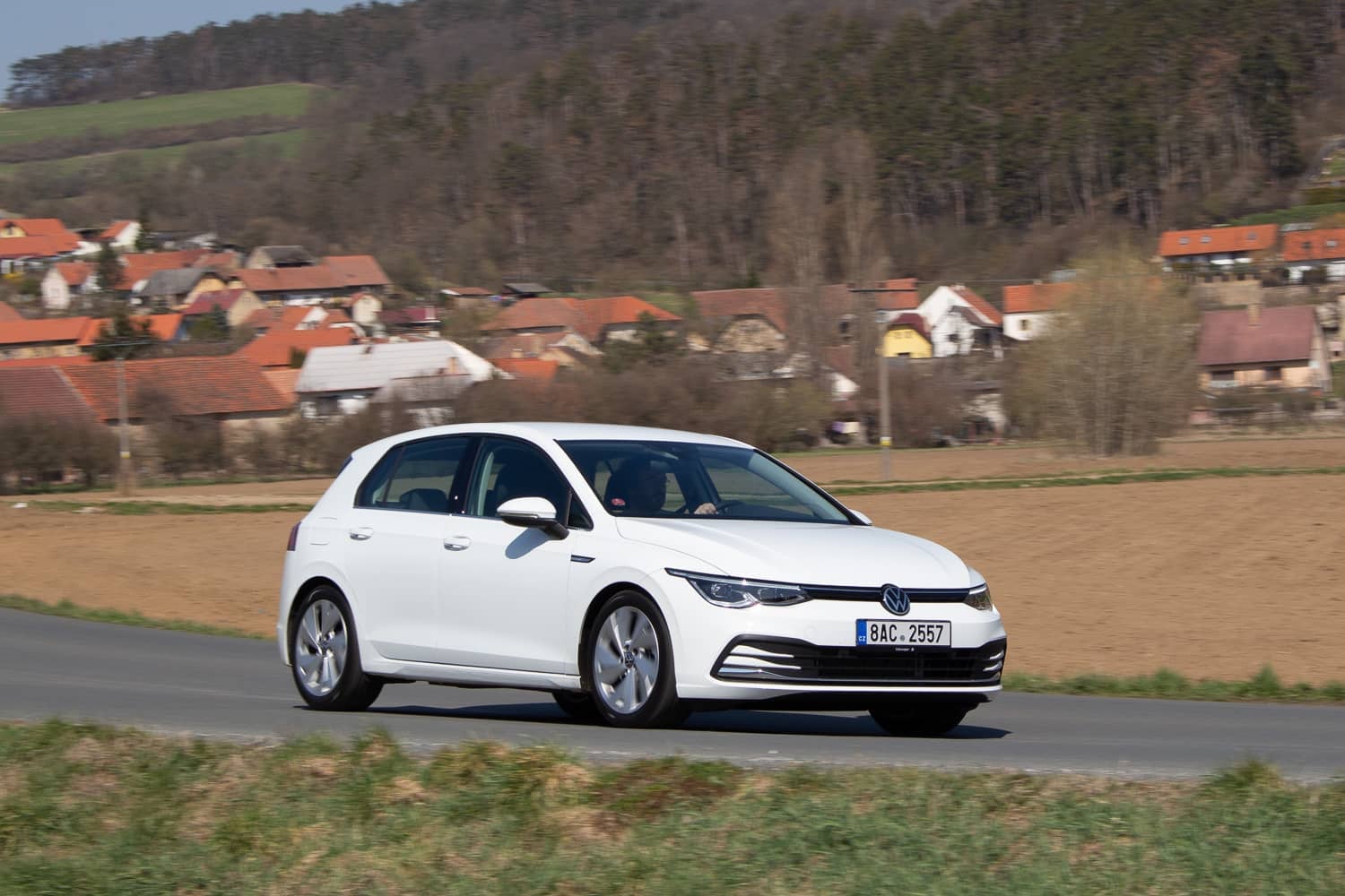 2020-04-Volkswagen-Golf-1.5-eTSI-2020-24.jpg
