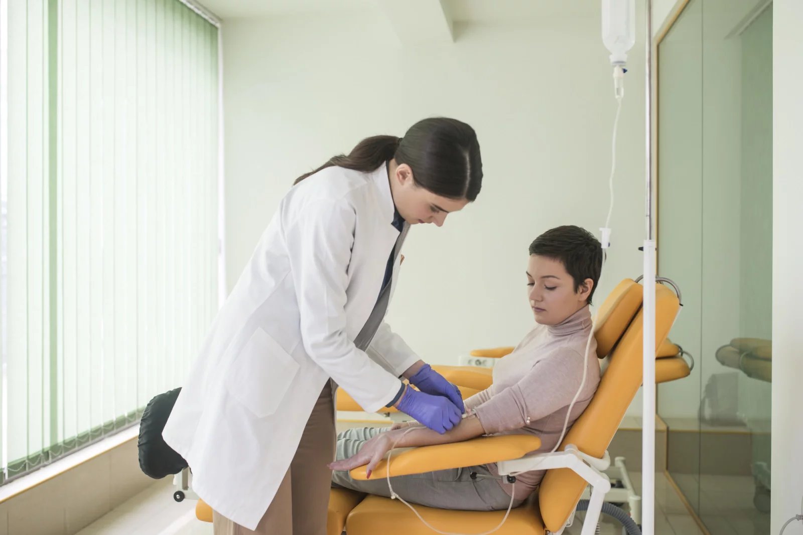 Někdy lze intravenózní formu infuze nahradit subkutánní nebo intramuskulární infuzí. V těchto případech se látka dopraví buď do podkoží či do svalu. Užívají se třeba v případech, kdy pacient nemá žádnou vhodnou žílu.