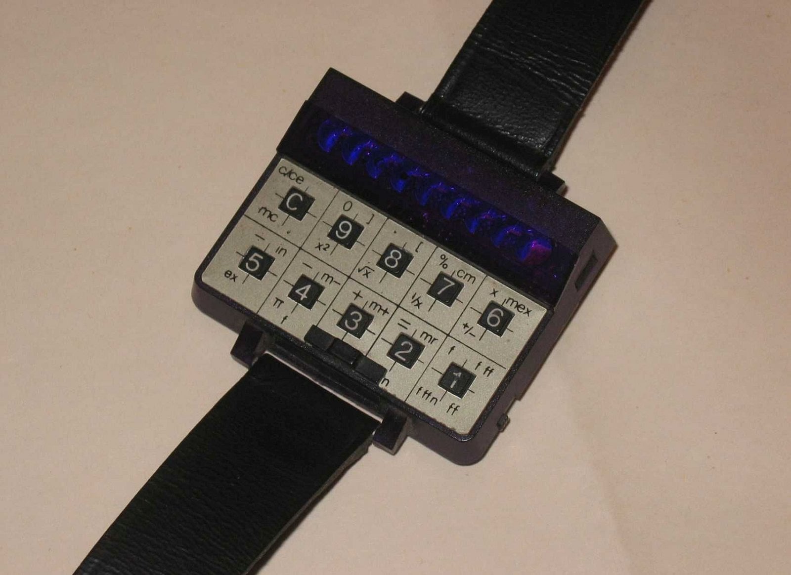 Sinclair Wrist - kalkulačka na zápěstí.