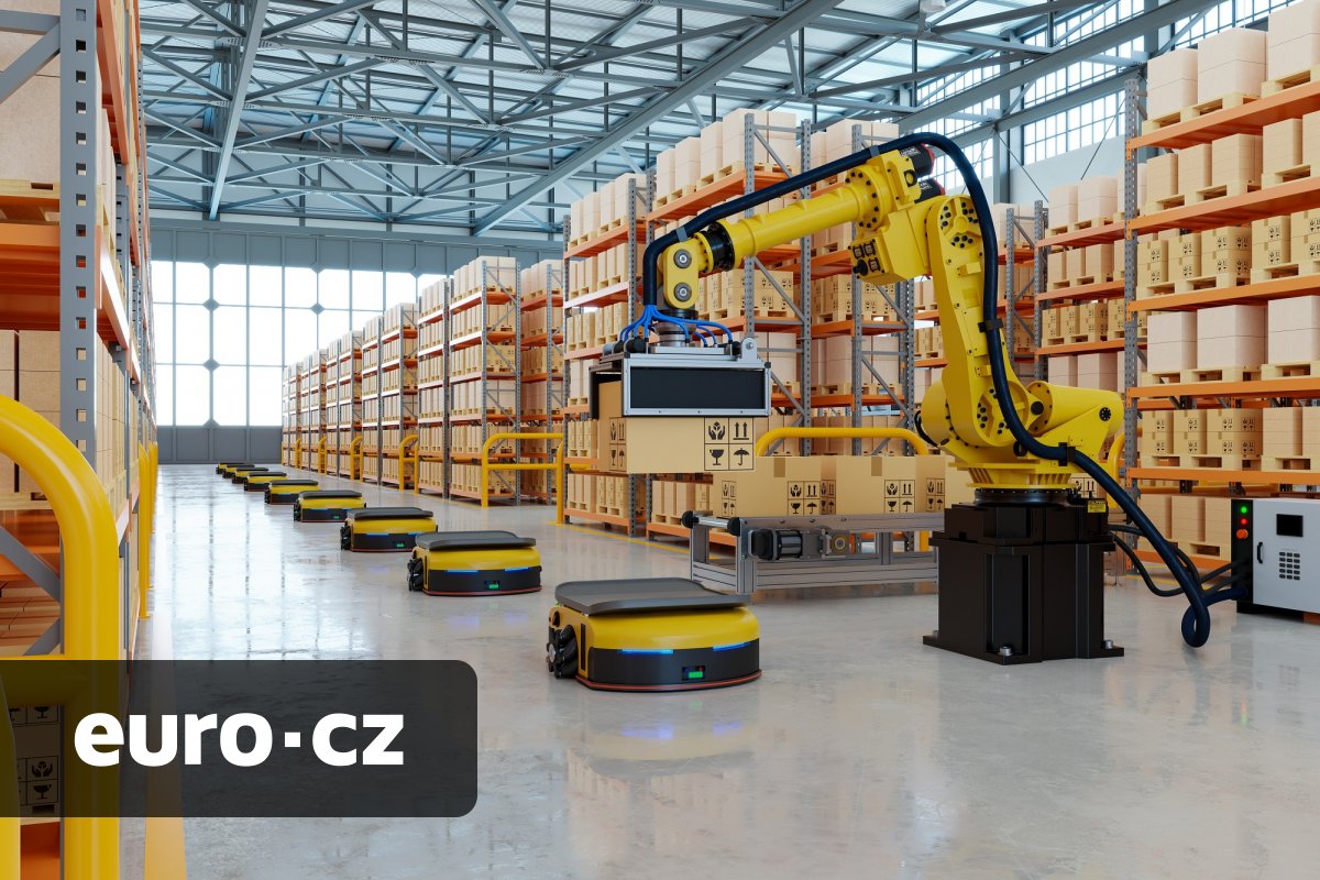 Nastává soumrak tradičních skladníků? V distribučních centrech Amazonu už pracuje skoro stejný počet robotů jako lidí