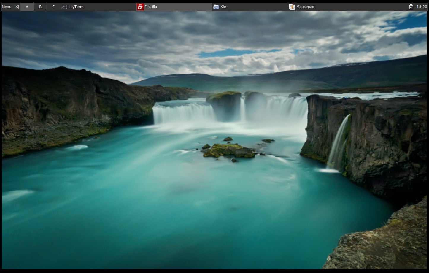Arch: virtuální plochy, manipulace s okny v menu