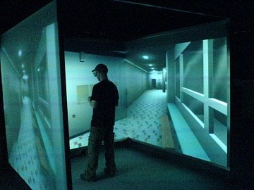 <p>Zařízení typu CAVE na ČVUT v Praze </p>