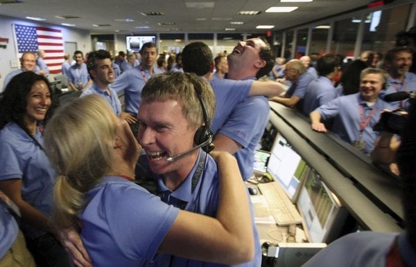 2014-08-na-mars-c3baspc49bc5a1nc49b-dosedlo-vozc3adtko-curiosity