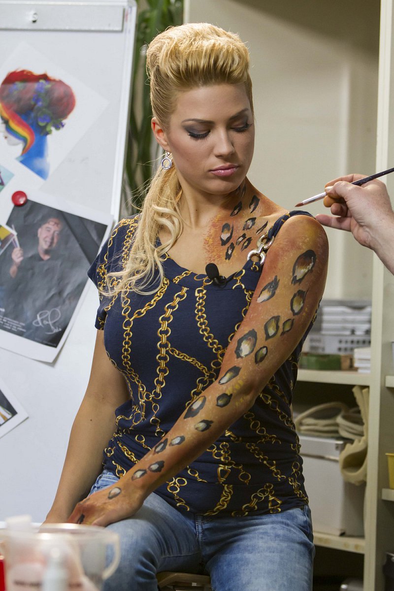 Playmate Eva Perkausová tváří TV Barrandov