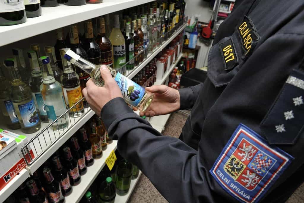 2014-07-poc48det-obc49btc3ad-vypitc3a9ho-metylalkoholu-pc599ibc3