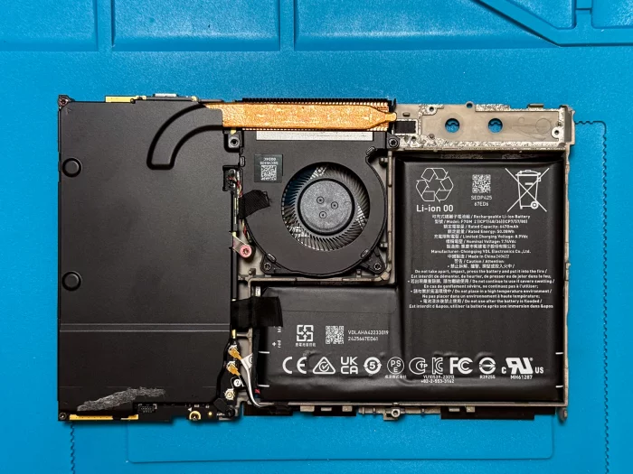 Takto vypadá vnitřní rozložení upravené konzole Steam Brick vycházející z původního Steam Decku