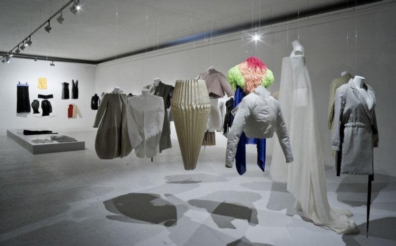 2014-12-vc3bdstava-volic3a9ra-no-1-odc49bvnc3ad-silueta-v-souc48