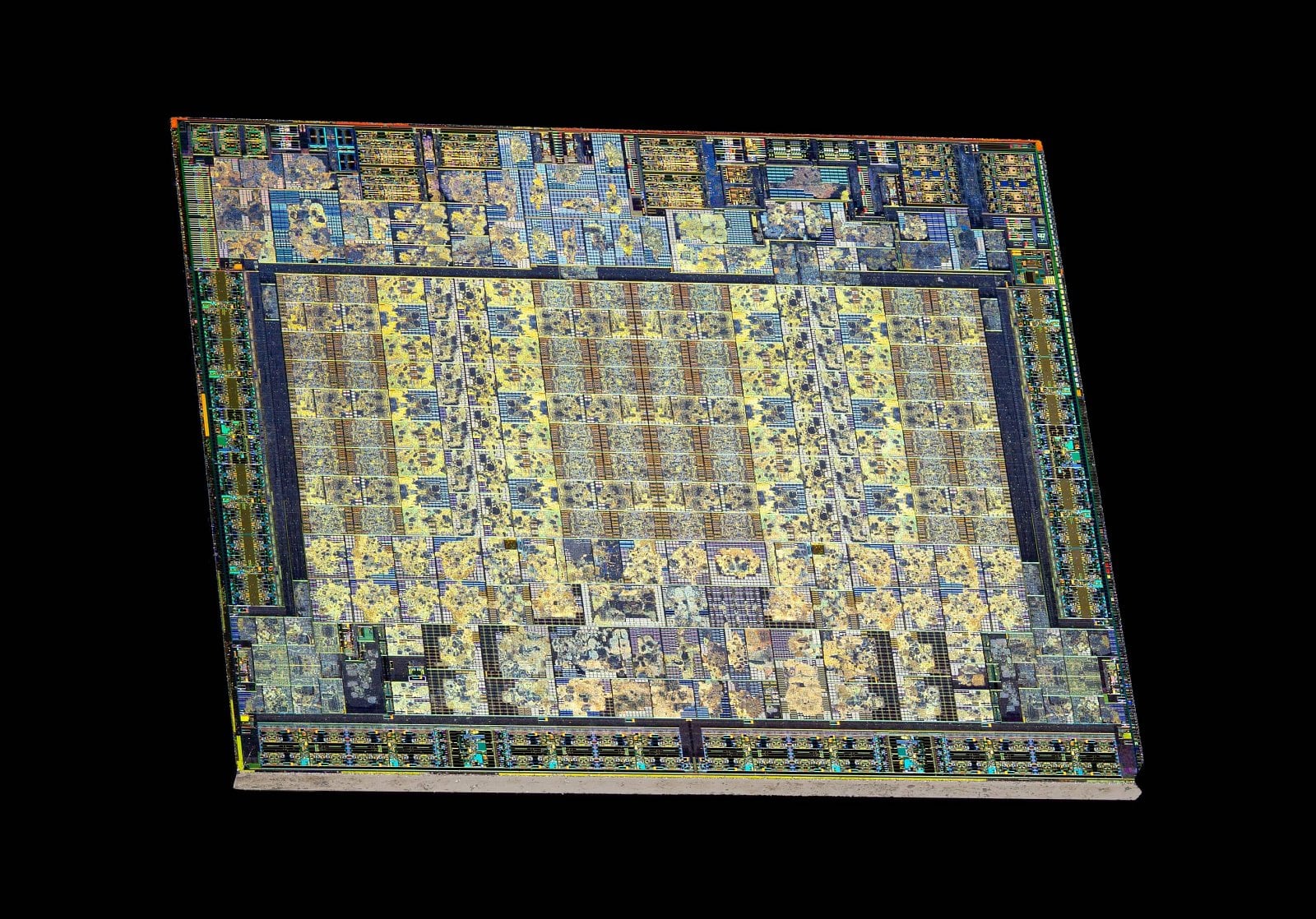 2020-02-7nm-GPU-Navi-14-z-AMD-Radeonu-RX-5500-XT-foto-Fritzchens